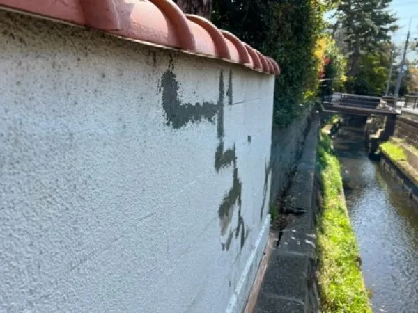 塀塗装　施工状況①