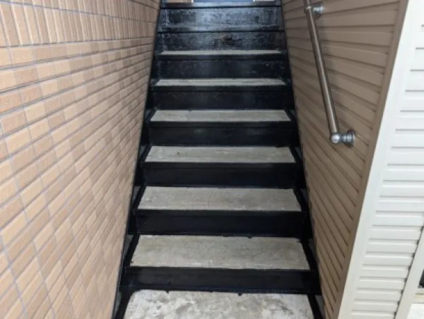 施工状況：共用廊下・階段防水工事⑤
