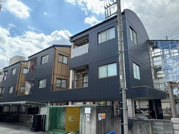 川崎市中原区　マンション大規模修繕工事：外壁のサイディングカバー工事にてイメージを一新