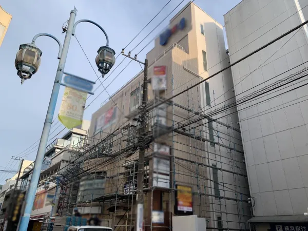 神奈川県鎌倉市　テナントビル　大規模修繕工事：商業エリアの立地で安全に配慮した大規模修繕工事