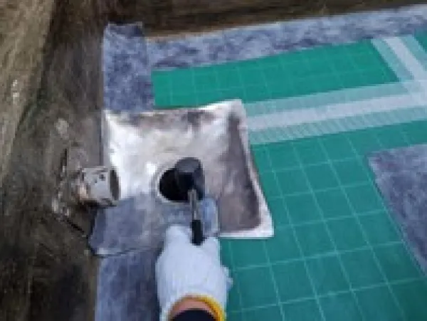 防水工事　ウレタン防水通気緩衝工法